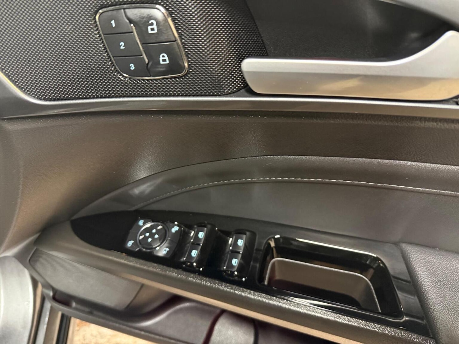 Used Ford Mondeo 2018 for sale - 76974402: Photo 39