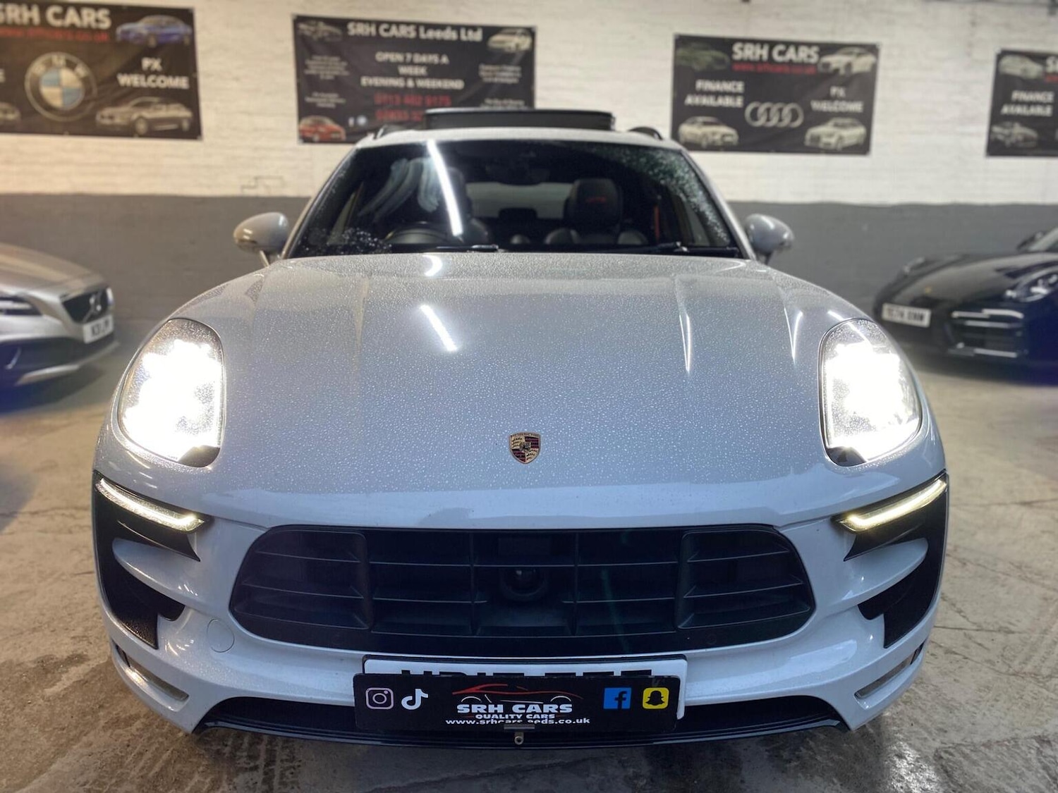 Used Porsche Macan 2017 for sale - 76974334: Photo 2