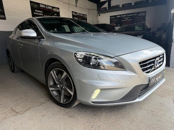 Used Volvo V40 2015 for sale - 75686127: Photo