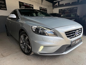 Used Volvo V40 2015 for sale - 75686127: Photo