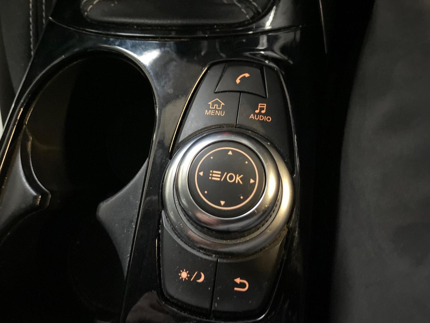 Used Infiniti Q30 2016 for sale - 77438275: Photo 16