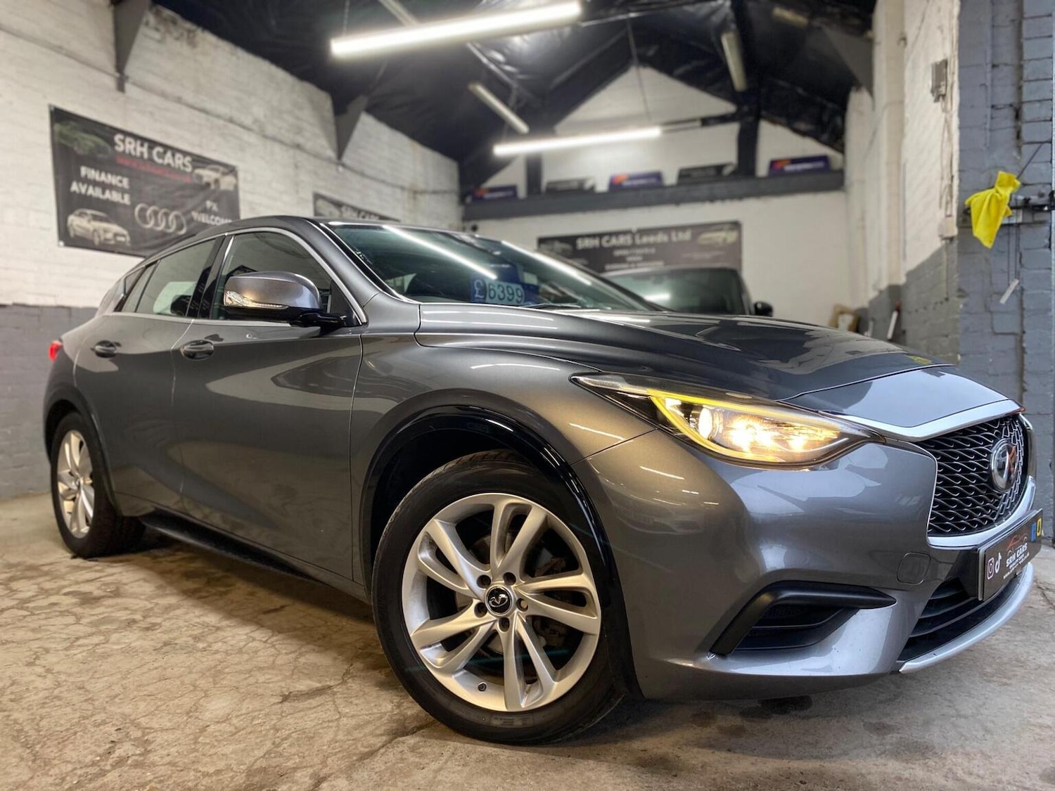 Used Infiniti Q30 2016 for sale - 77438275: Photo 2