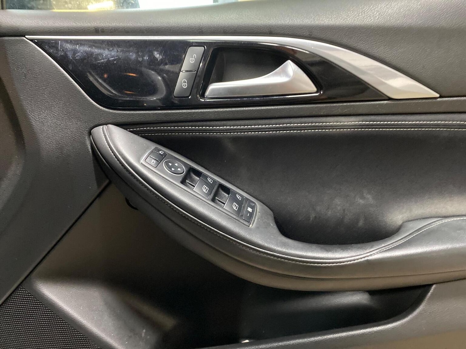 Used Infiniti Q30 2016 for sale - 77438275: Photo 21