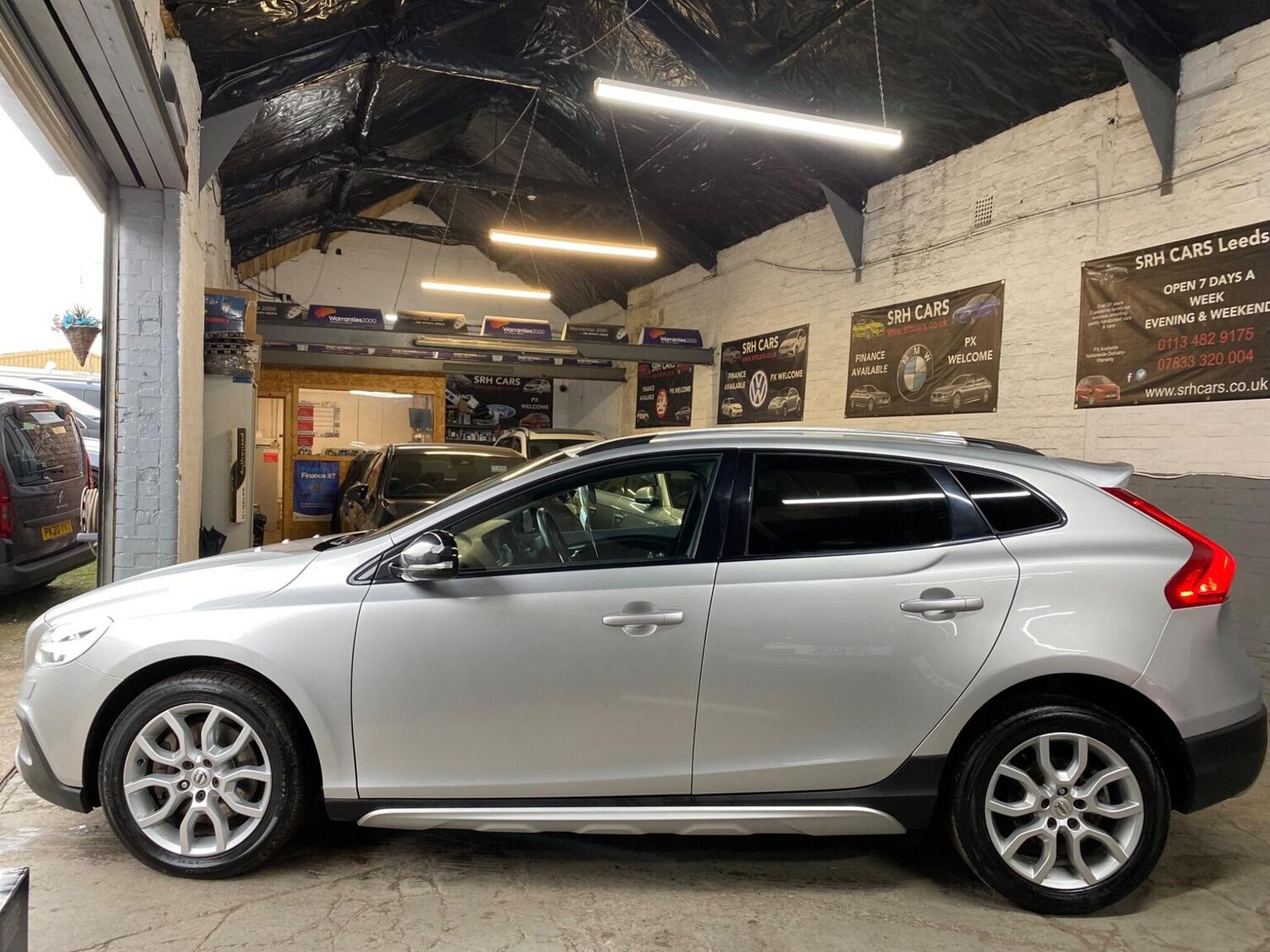 Used Volvo V40 Cross Country 2017 for sale - 76387294: Photo 14