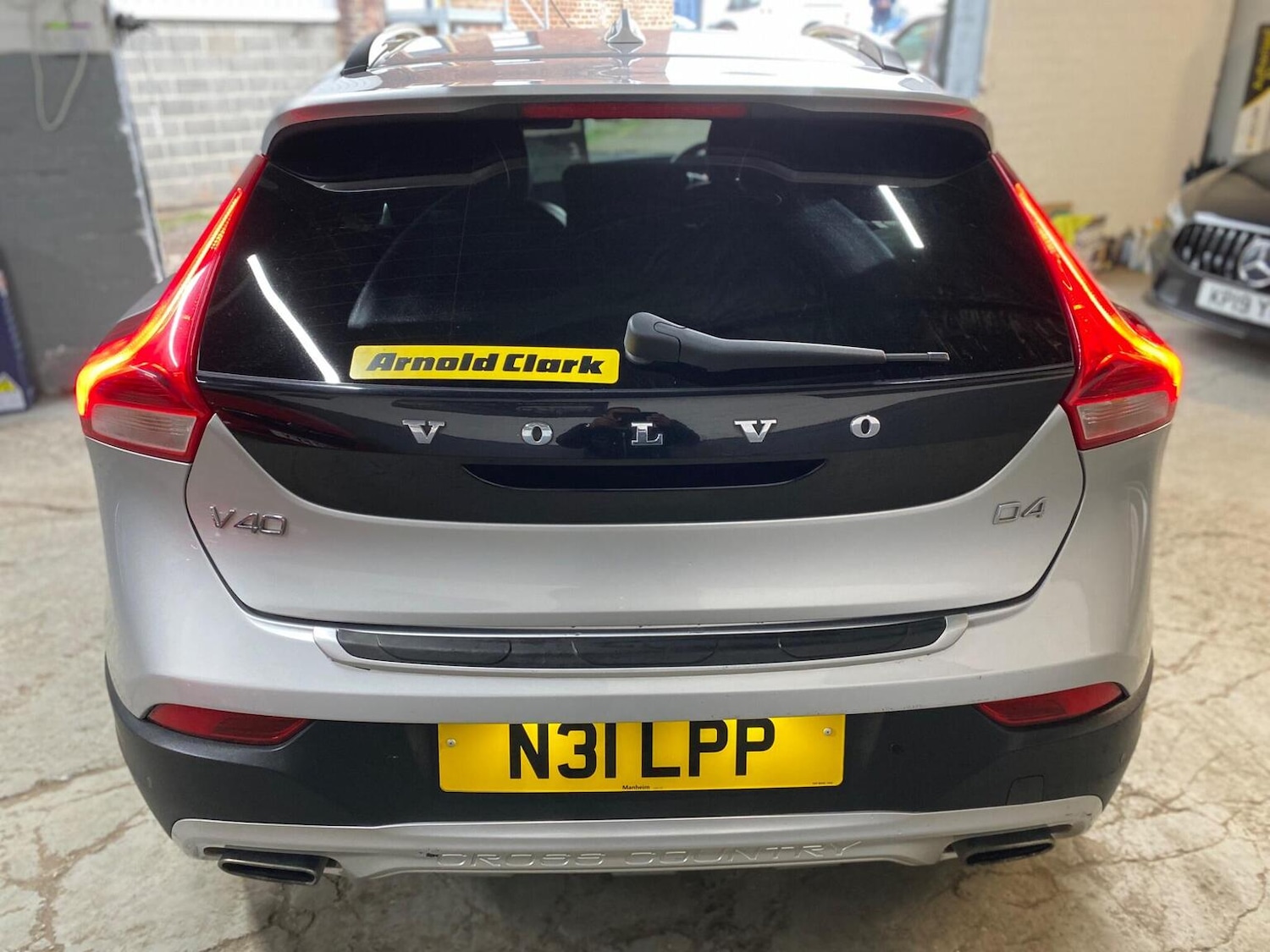 Used Volvo V40 Cross Country 2017 for sale - 76387294: Photo 15