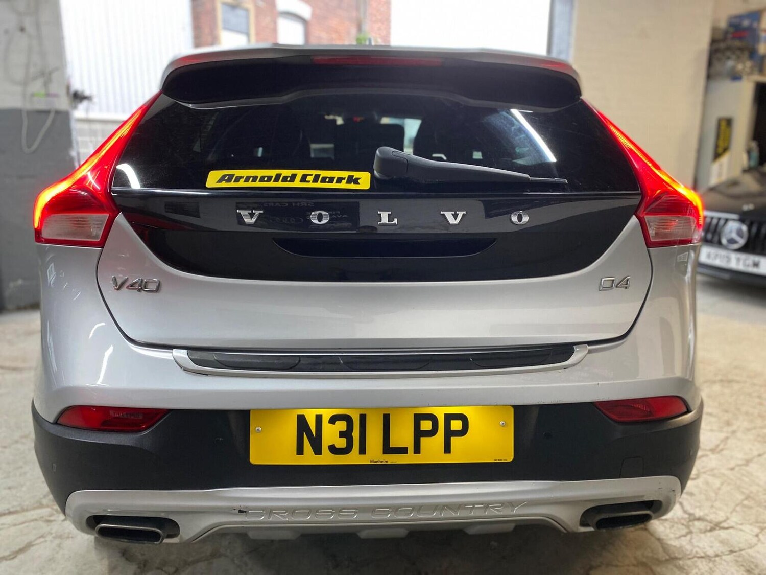 Used Volvo V40 Cross Country 2017 for sale - 76387294: Photo 16