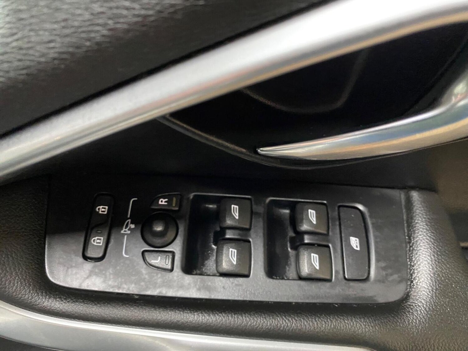 Used Volvo V40 Cross Country 2017 for sale - 76387294: Photo 28