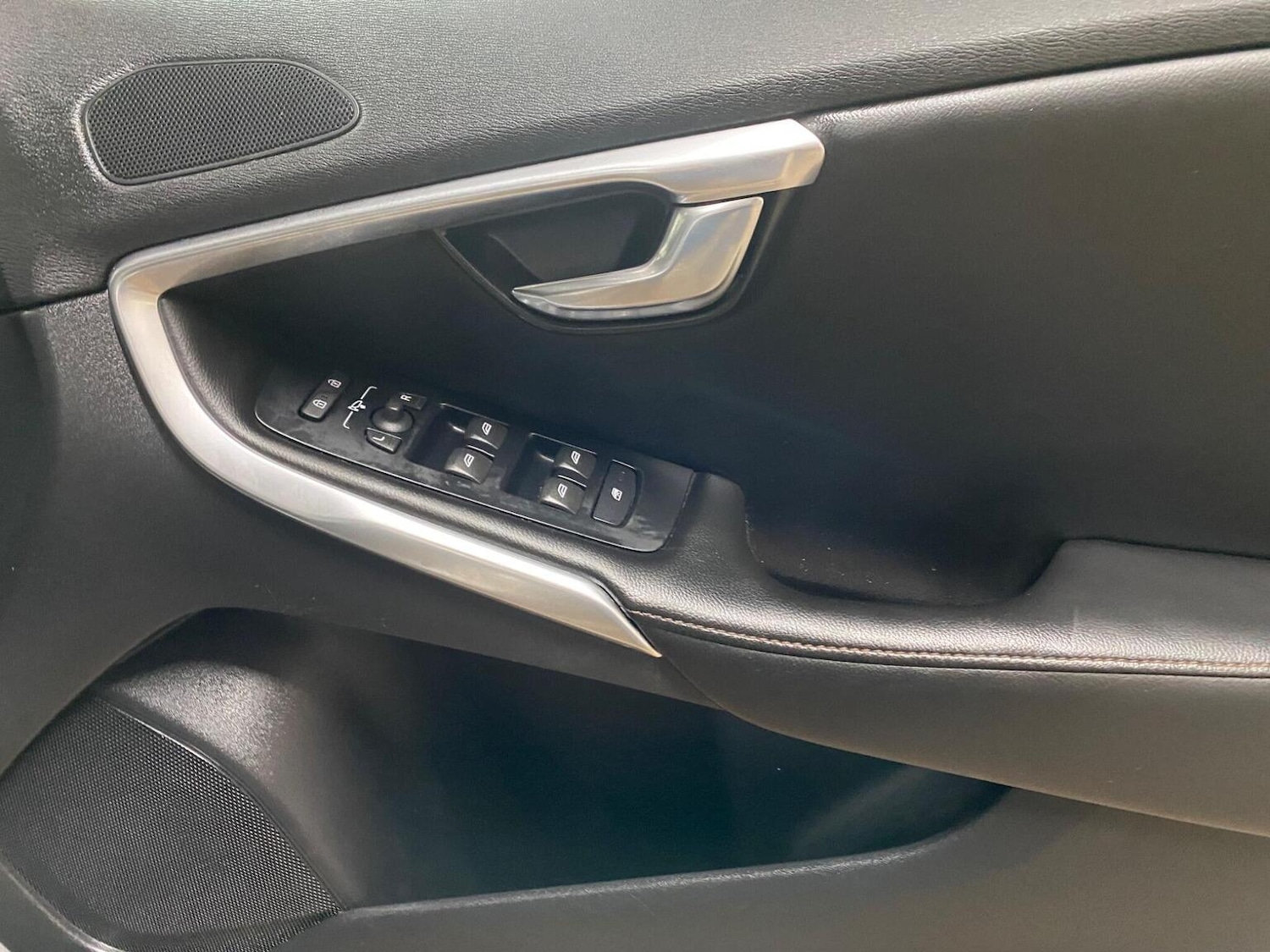 Used Volvo V40 Cross Country 2017 for sale - 76387294: Photo 31