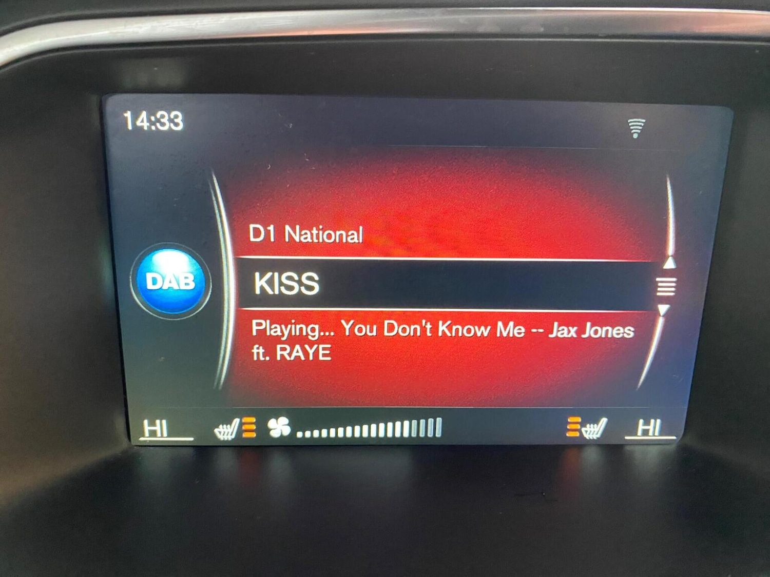 Used Volvo V40 Cross Country 2017 for sale - 76387294: Photo 43