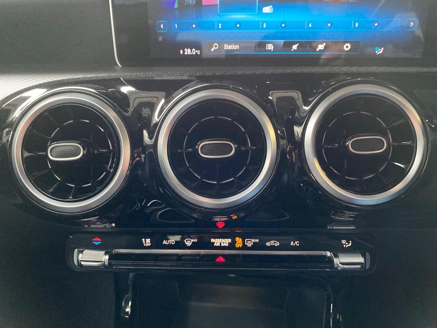 Used Mercedes-Benz A-Class 2019 for sale - 77522065: Photo 40