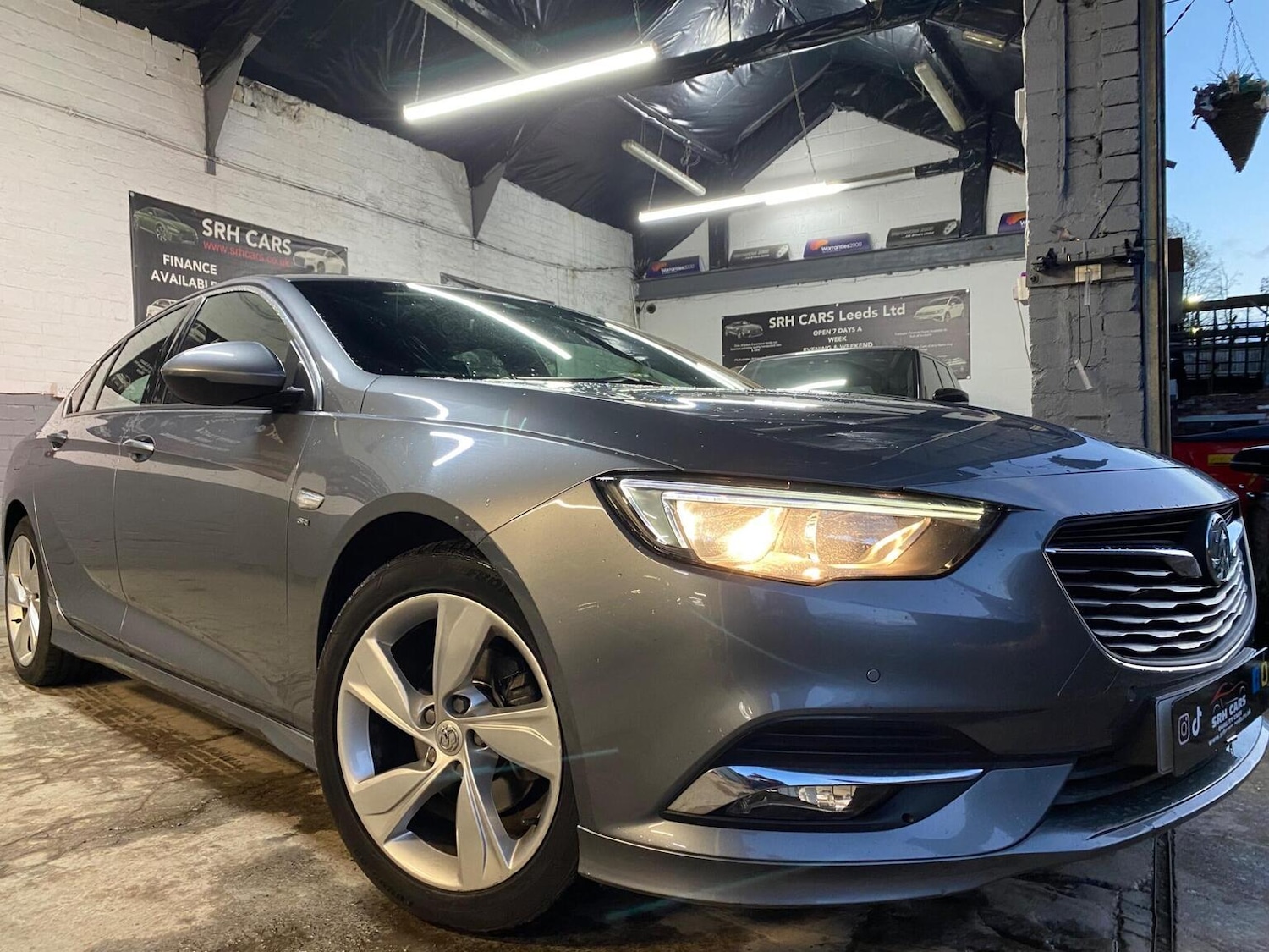 Used Vauxhall Insignia 2019 for sale - 76734799: Photo 1