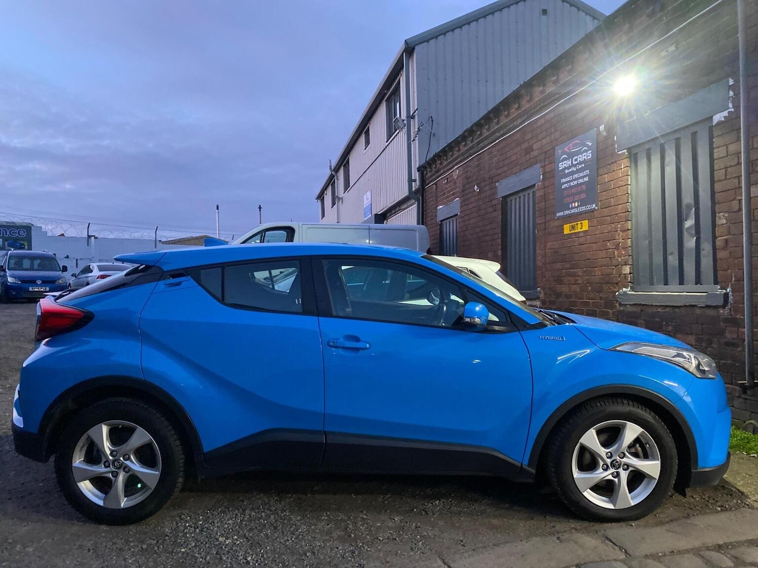 Used Toyota C-HR 2019 for sale - 77953919: Photo 3