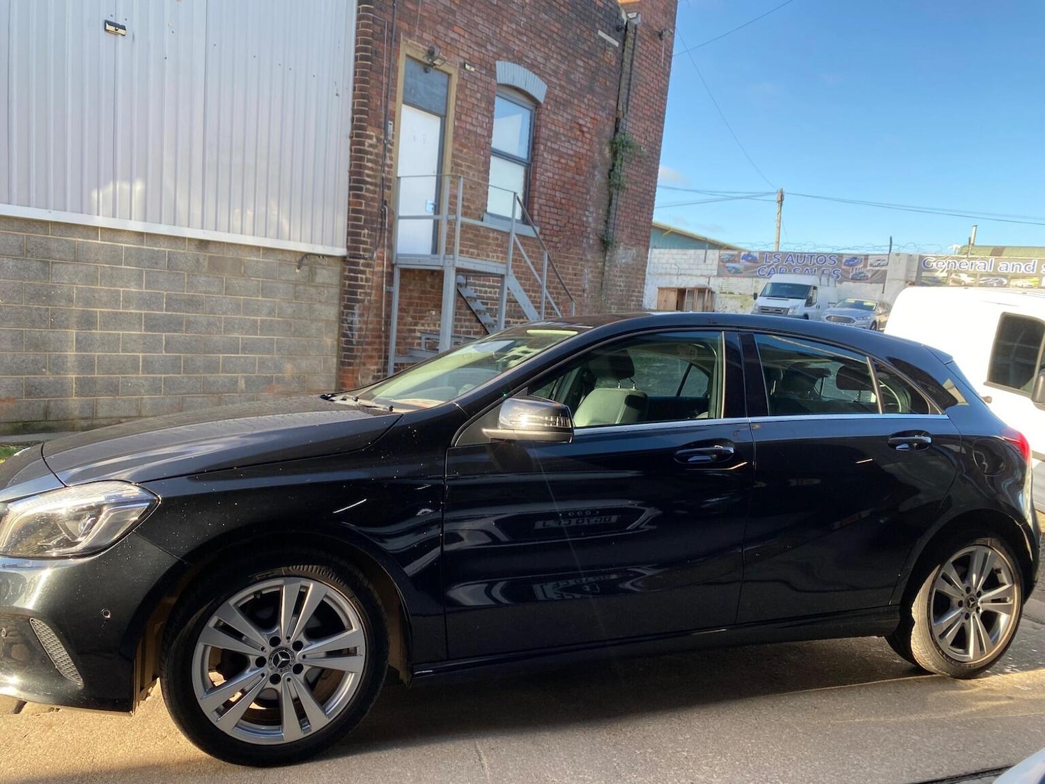 Used Mercedes-Benz A-Class 2017 for sale - 76699299: Photo 3