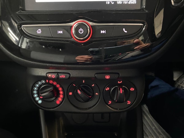 Used Vauxhall Corsa 2017 for sale - 76192649: Photo 8
