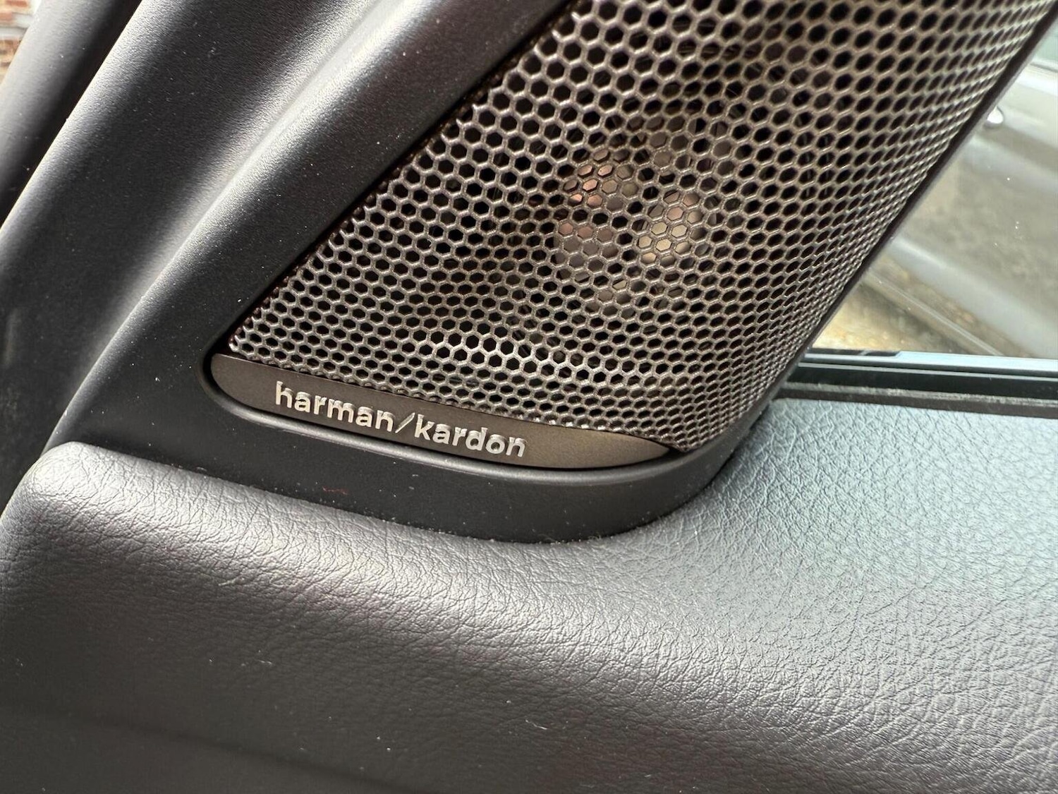 Used BMW 3 Series 2018 for sale - 76850925: Photo 34