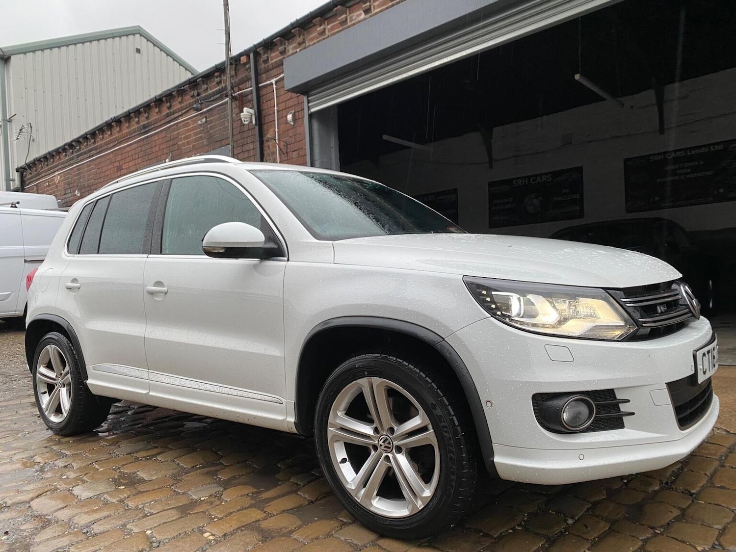 Used Volkswagen Tiguan 2016 for sale - 76777029: Photo 1