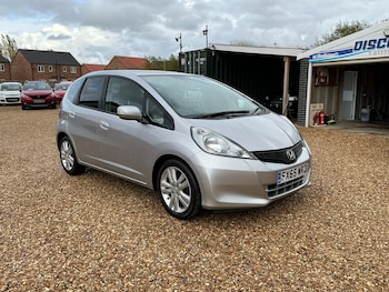 Used Honda Jazz 2015 for sale - 76275191: Photo 2