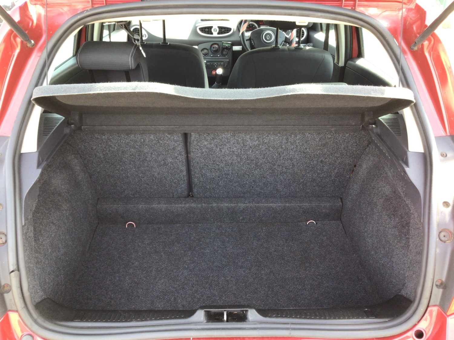 Used Renault Clio 2010 for sale - 76231857: Photo 10