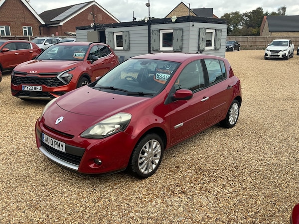 Used Renault Clio 2010 for sale - 76231857: Photo 16
