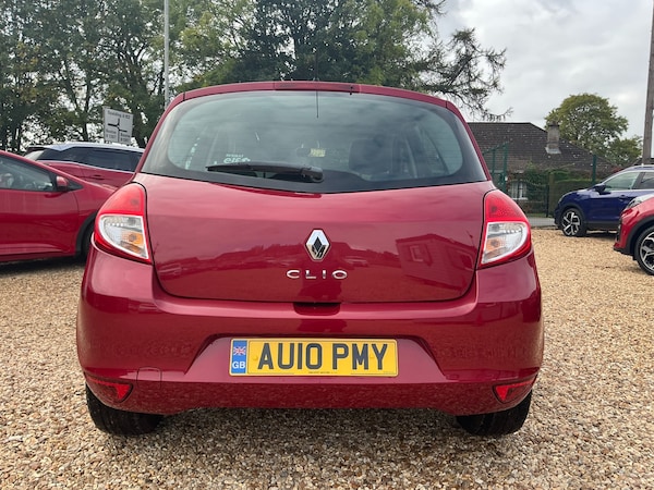 Used Renault Clio 2010 for sale - 76231857: Photo 9