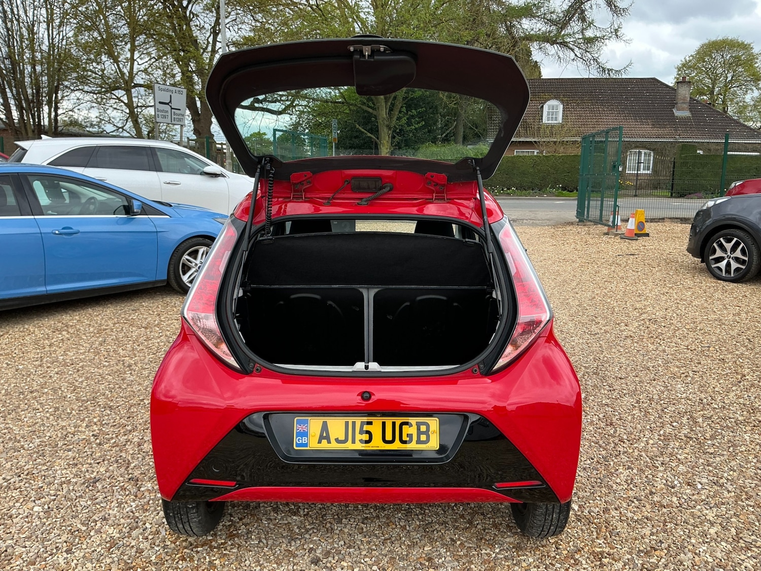 Used Toyota AYGO 2015 for sale - 76891731: Photo 12