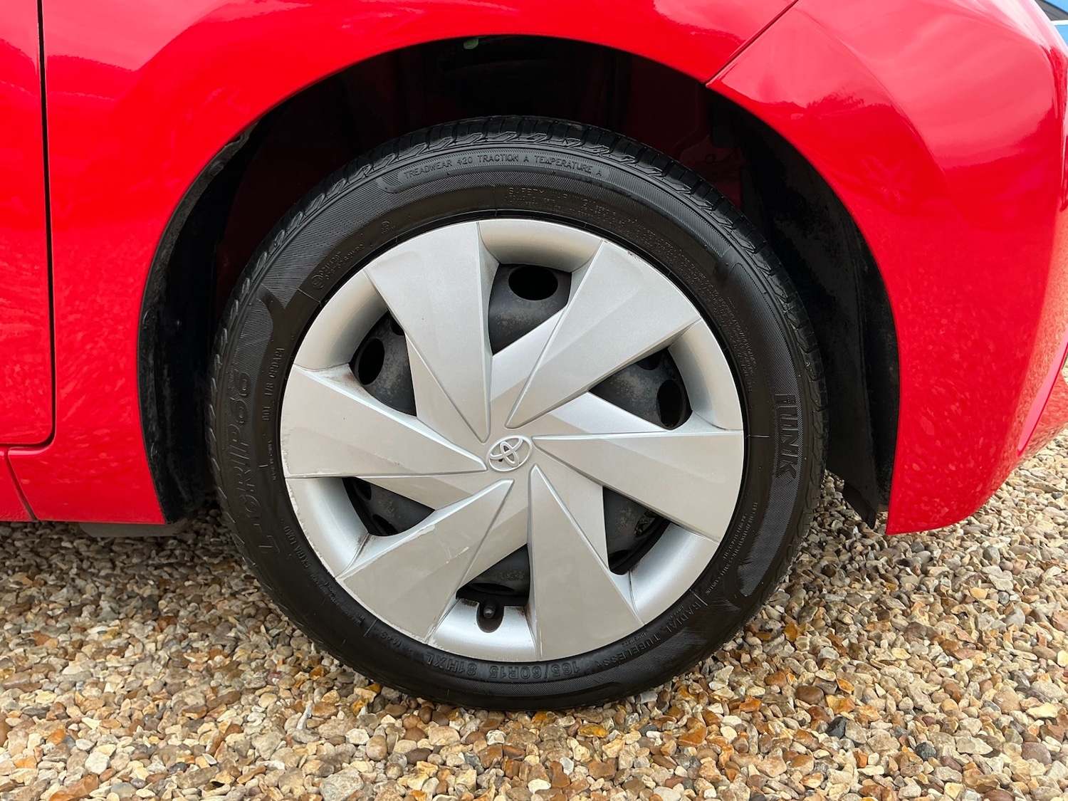 Used Toyota AYGO 2015 for sale - 76891731: Photo 24