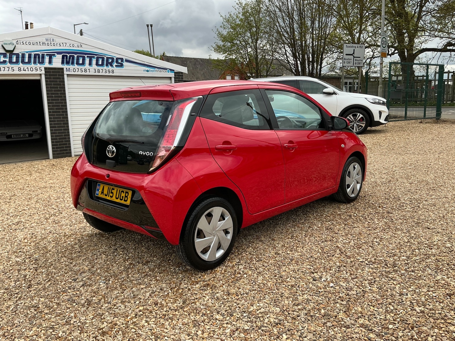 Used Toyota AYGO 2015 for sale - 76891731: Photo 9