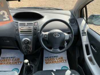 Used Toyota Yaris 2010 for sale - 75205205: Photo