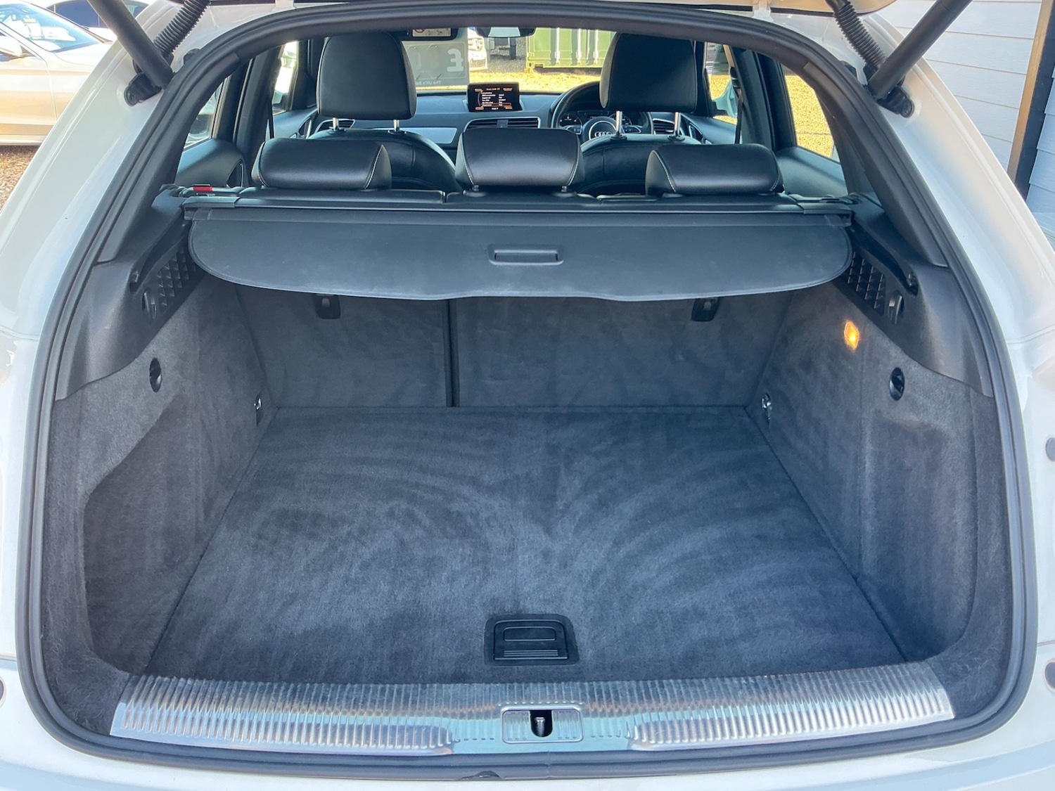 Used Audi Q3 2015 for sale - 77932329: Photo 11