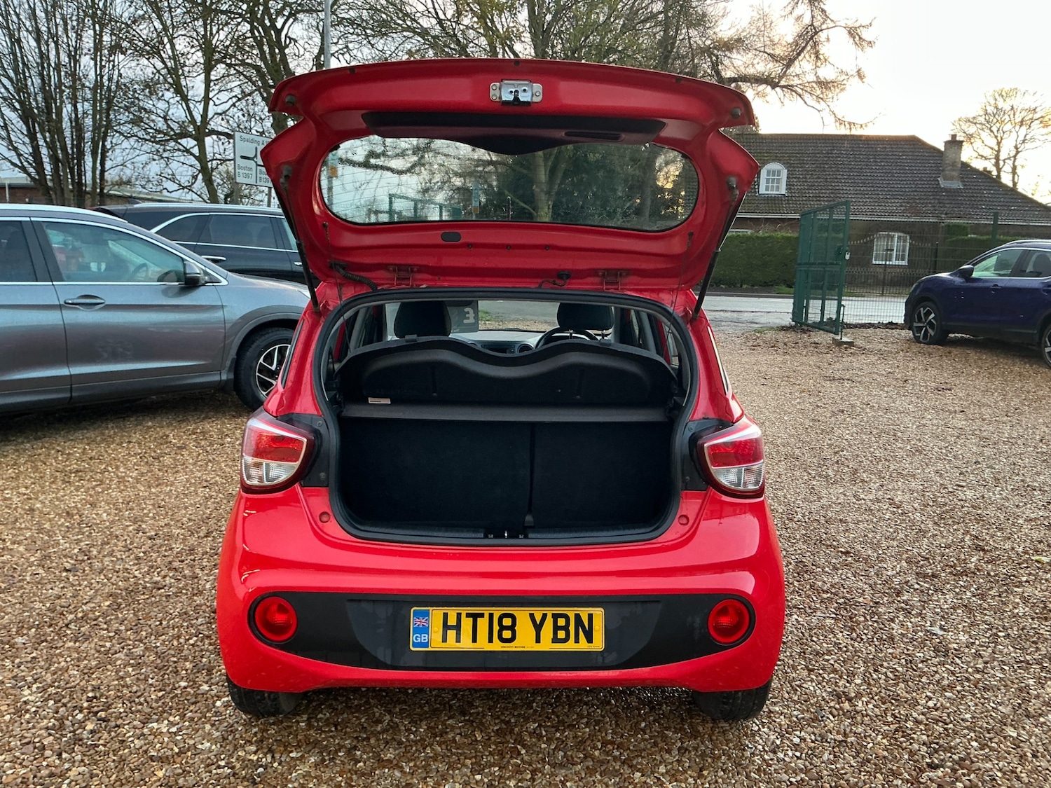 Used Hyundai i10 2018 for sale - 76639999: Photo 10