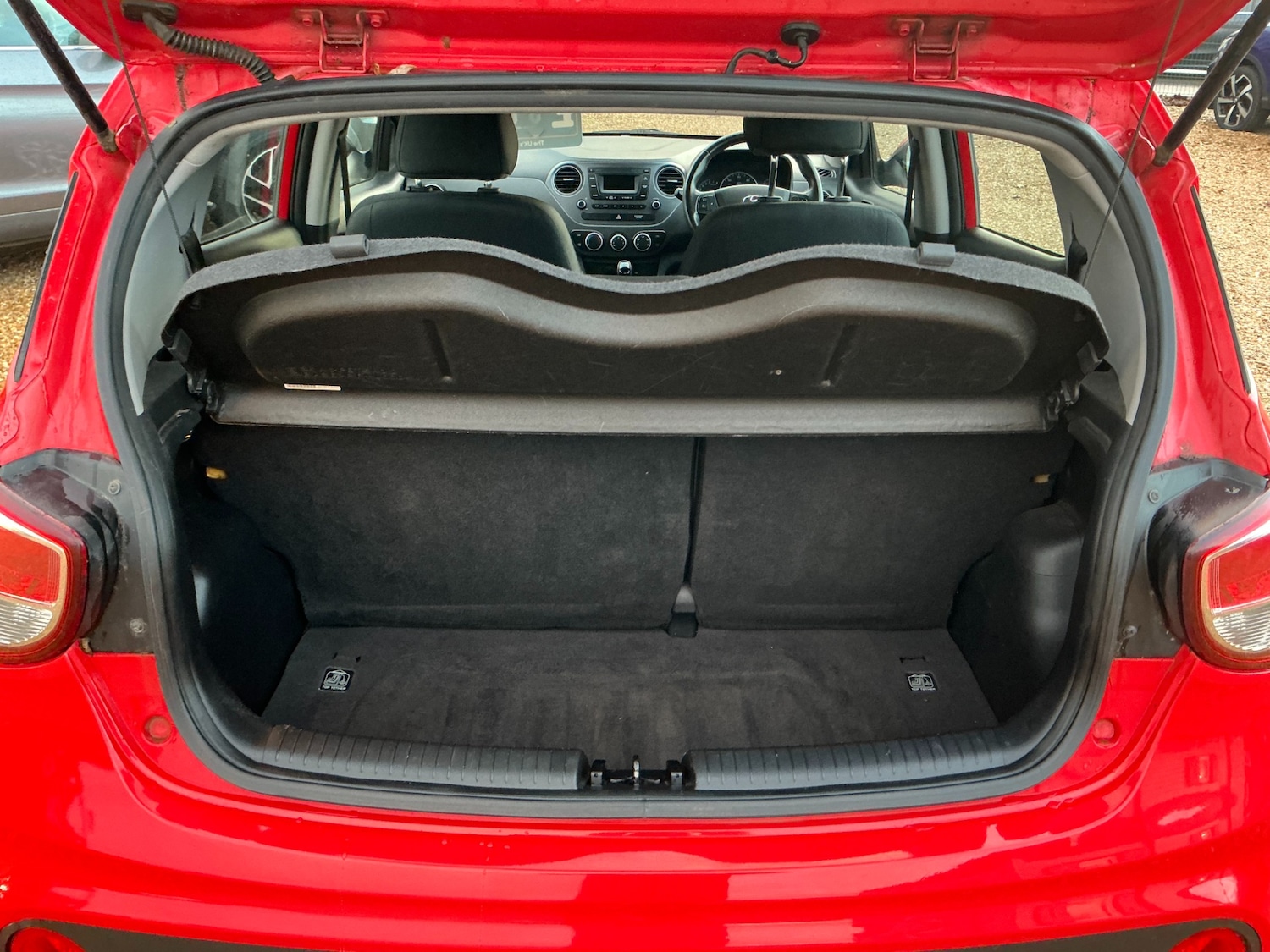 Used Hyundai i10 2018 for sale - 76639999: Photo 11