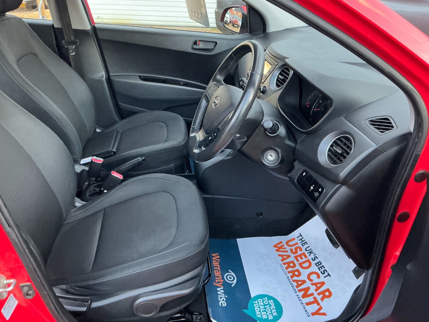 Used Hyundai i10 2018 for sale - 76639999: Photo 3