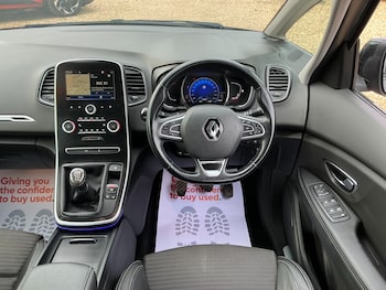 Used Renault Grand Scenic 2017 for sale - 78568288: Photo