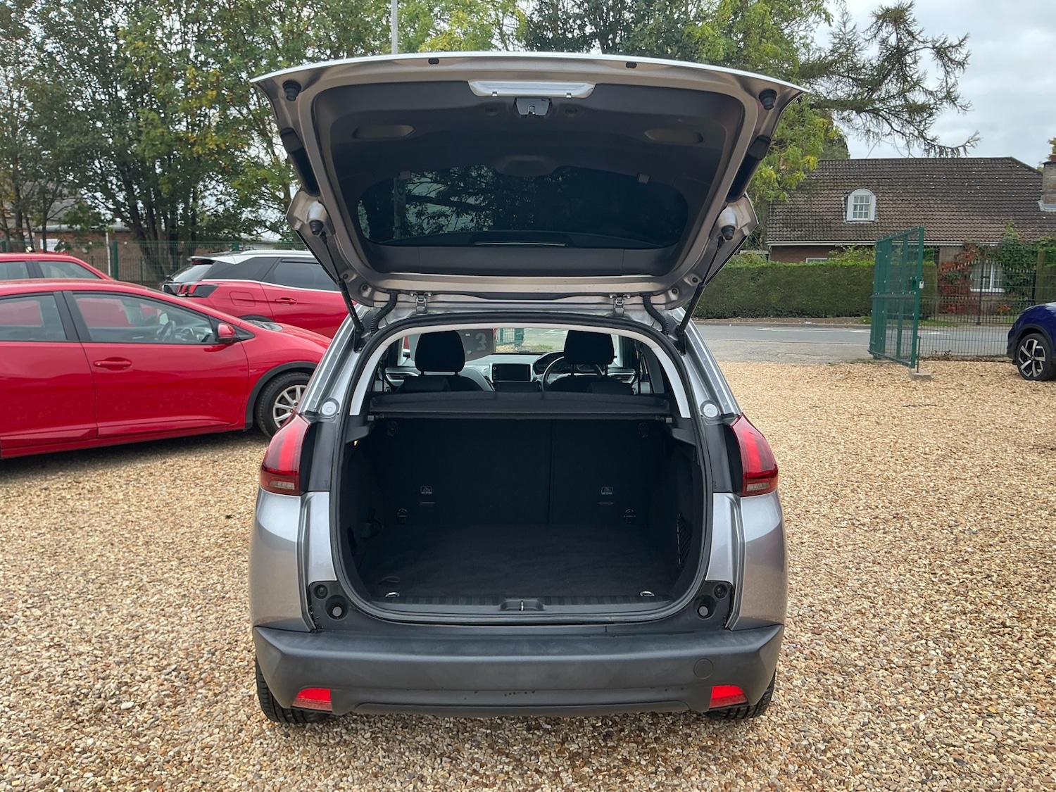 Used Peugeot 2008 2017 for sale - 76233892: Photo 11