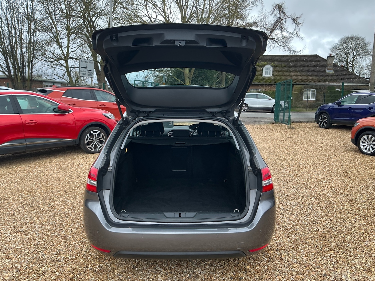 Used Peugeot 308 2016 for sale - 77502935: Photo 12