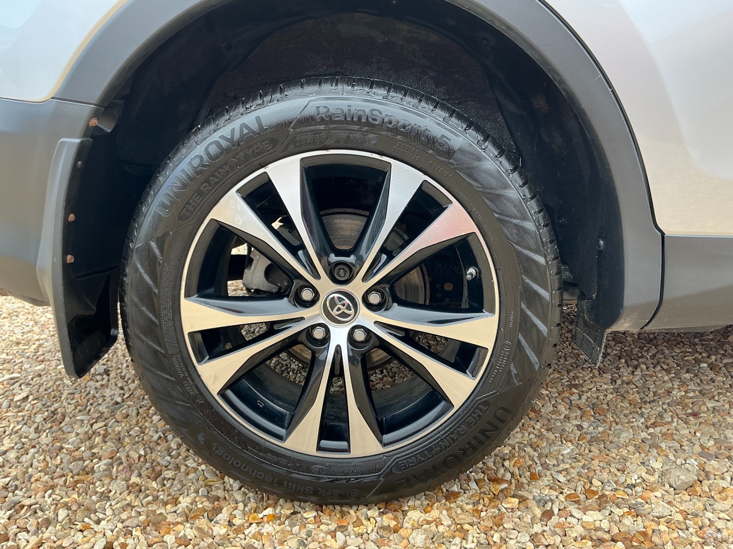 Used Toyota RAV4 2015 for sale - 76891738: Photo 23