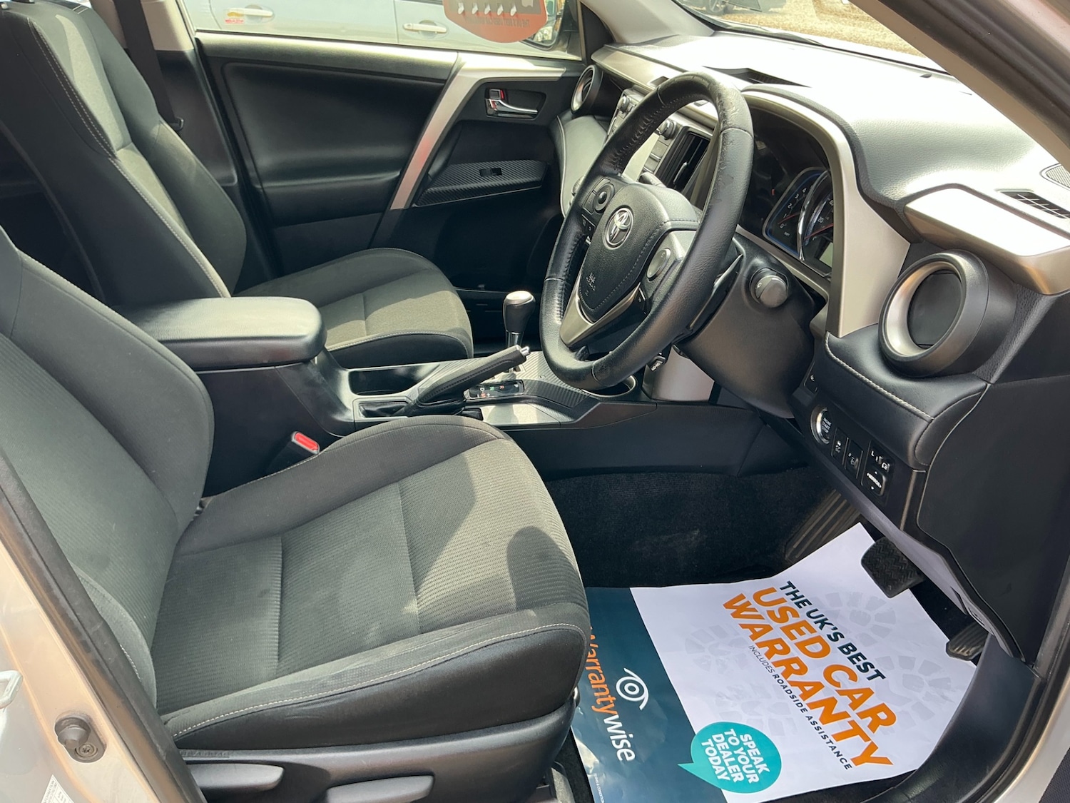 Used Toyota RAV4 2015 for sale - 76891738: Photo 3