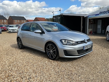 Used Volkswagen Golf 2015 for sale - 78107736: Photo