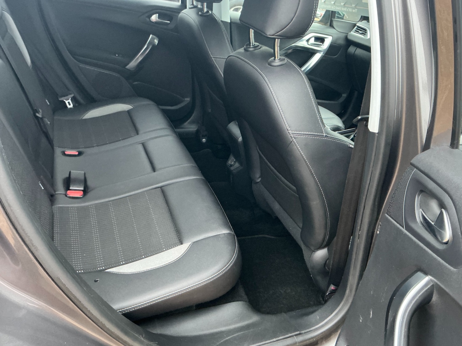 Used Peugeot 2008 2015 for sale - 77137210: Photo 7