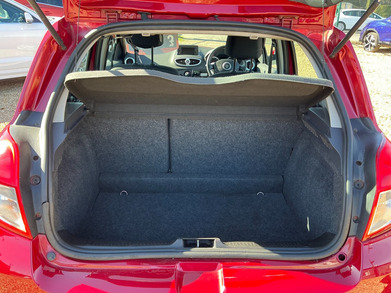 Used Renault Clio 2010 for sale - 78025807: Photo 11