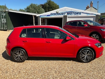 Used Volkswagen Golf 2017 for sale - 79081235: Photo