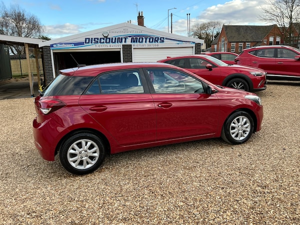 Used Hyundai i20 2018 for sale - 76231935: Photo 6