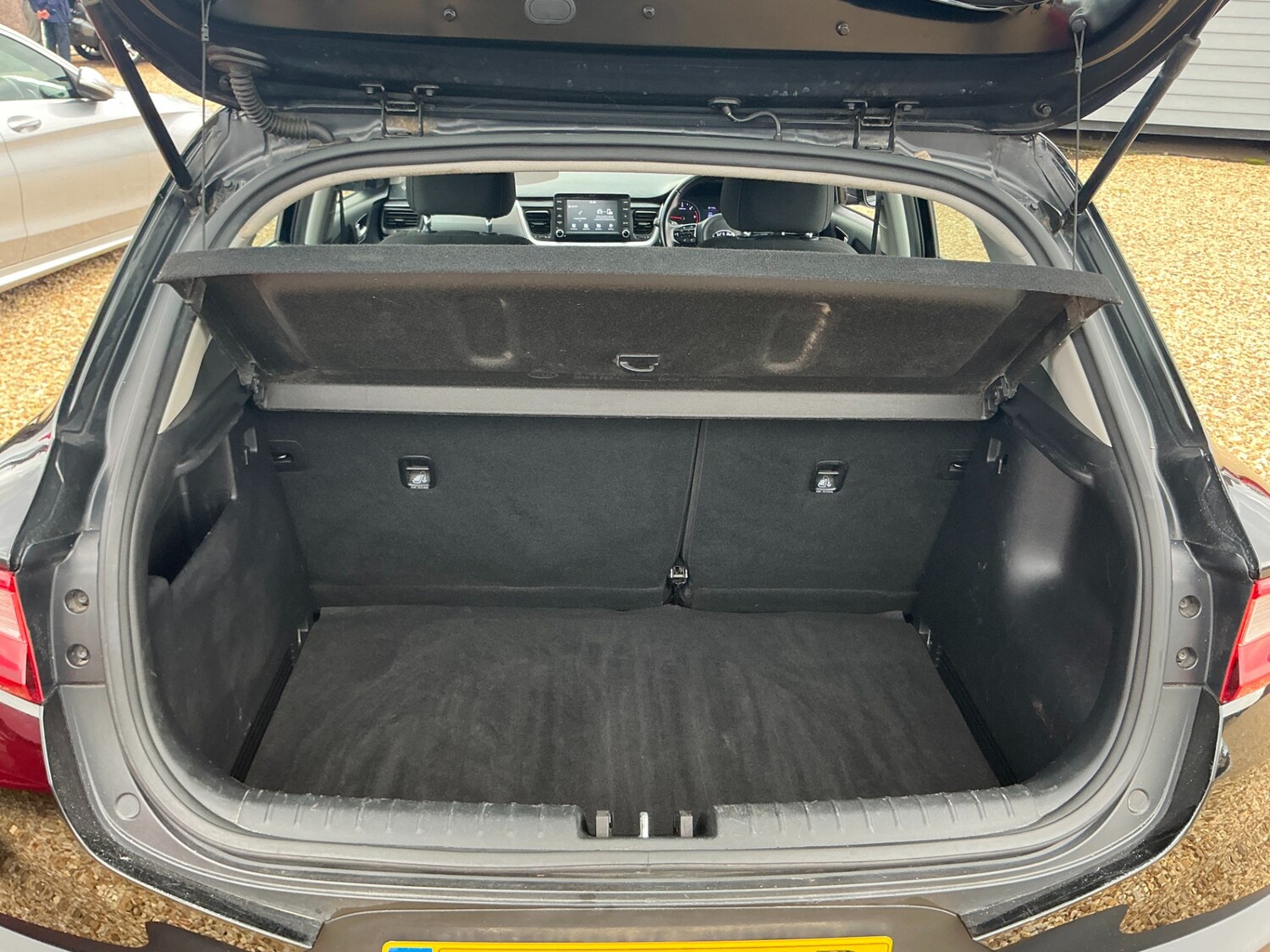 Used Kia Stonic 2018 for sale - 76301186: Photo 13