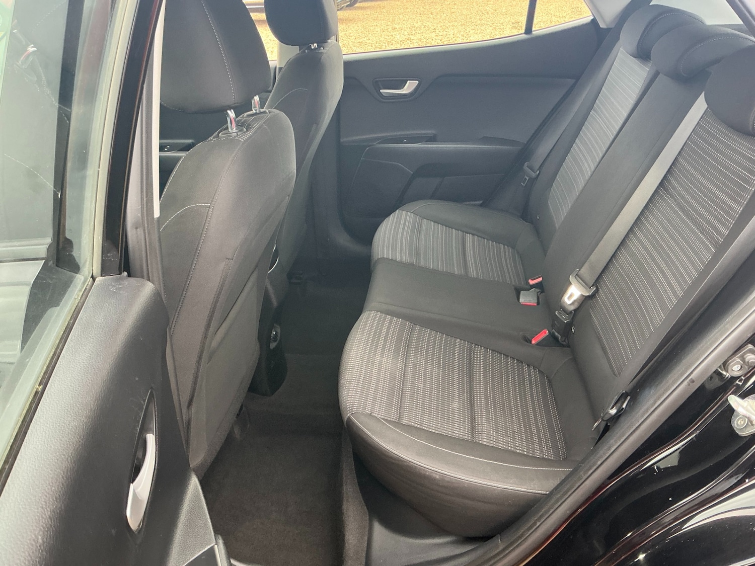 Used Kia Stonic 2018 for sale - 76301186: Photo 16