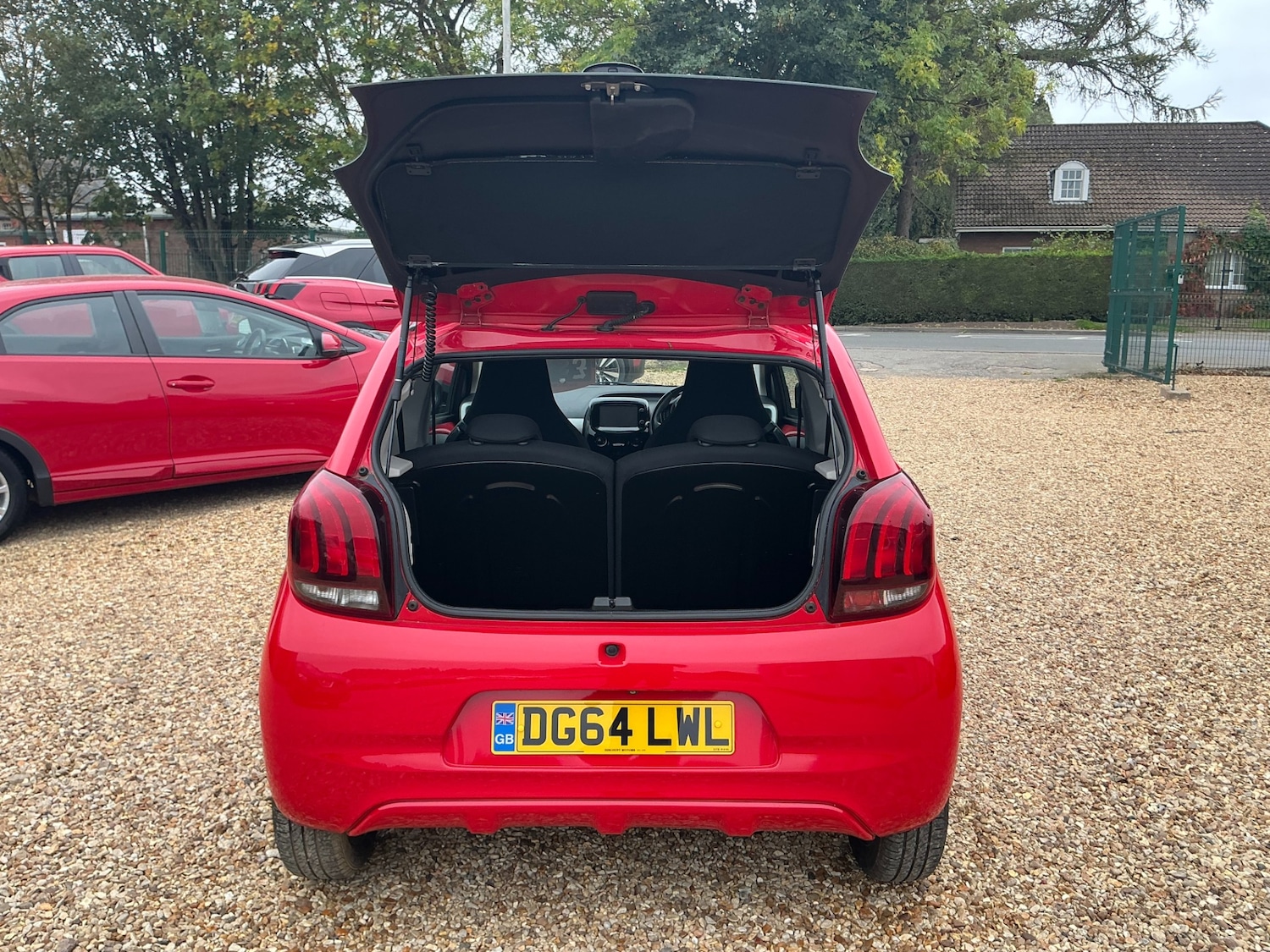 Used Peugeot 108 2014 for sale - 76232201: Photo 11