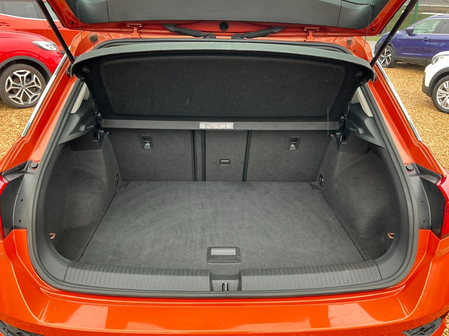 Used Volkswagen T-Roc 2018 for sale - 77449582: Photo 14