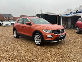 Used Volkswagen T-Roc 2018 for sale - 77449582: Photo