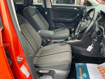 Used Volkswagen T-Roc 2018 for sale - 77449582: Photo