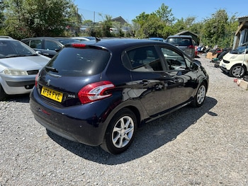 Used Peugeot 208 2014 for sale - 79467523: Photo