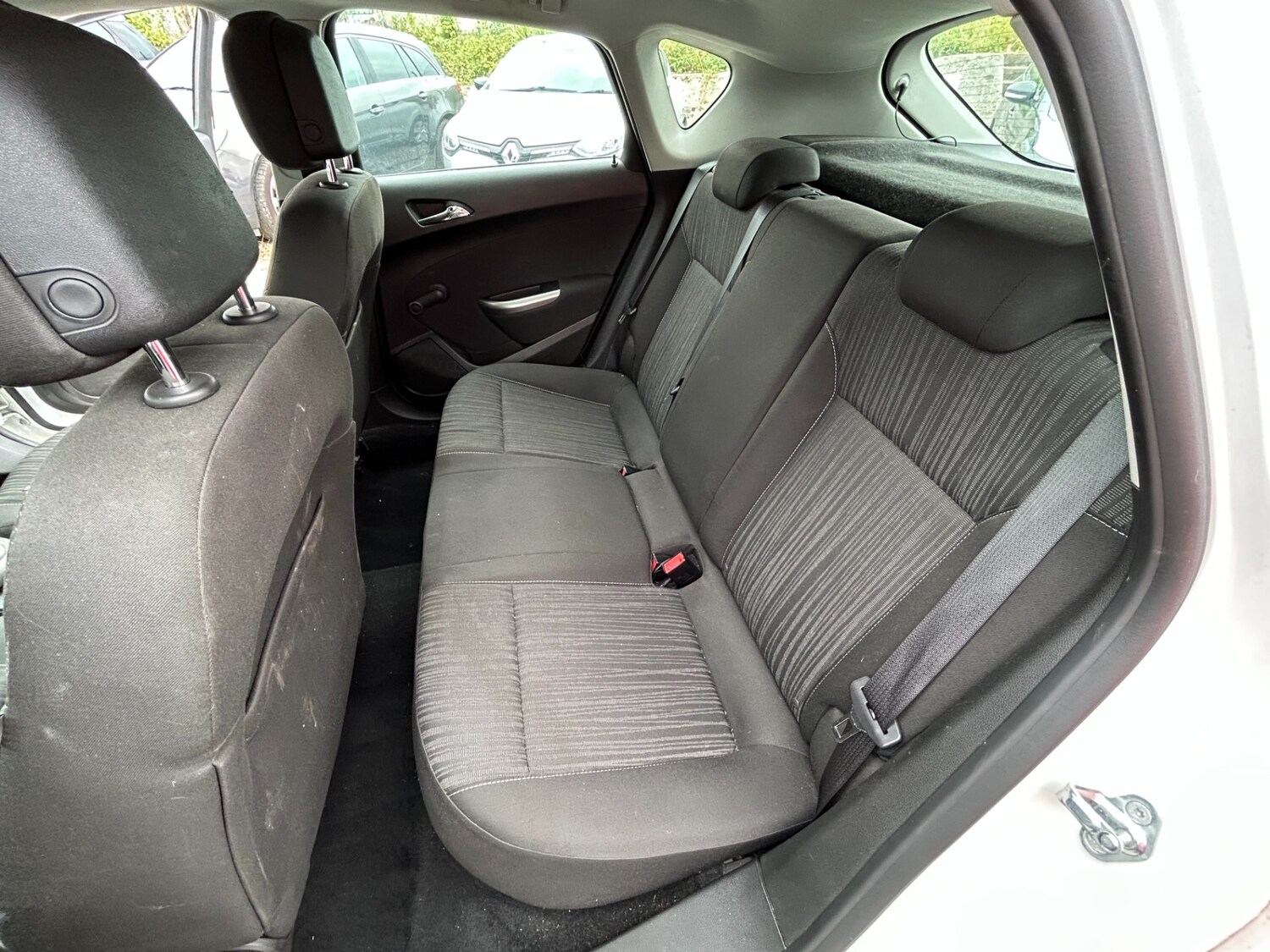 Used Vauxhall Astra 2011 for sale - 77065842: Photo 9